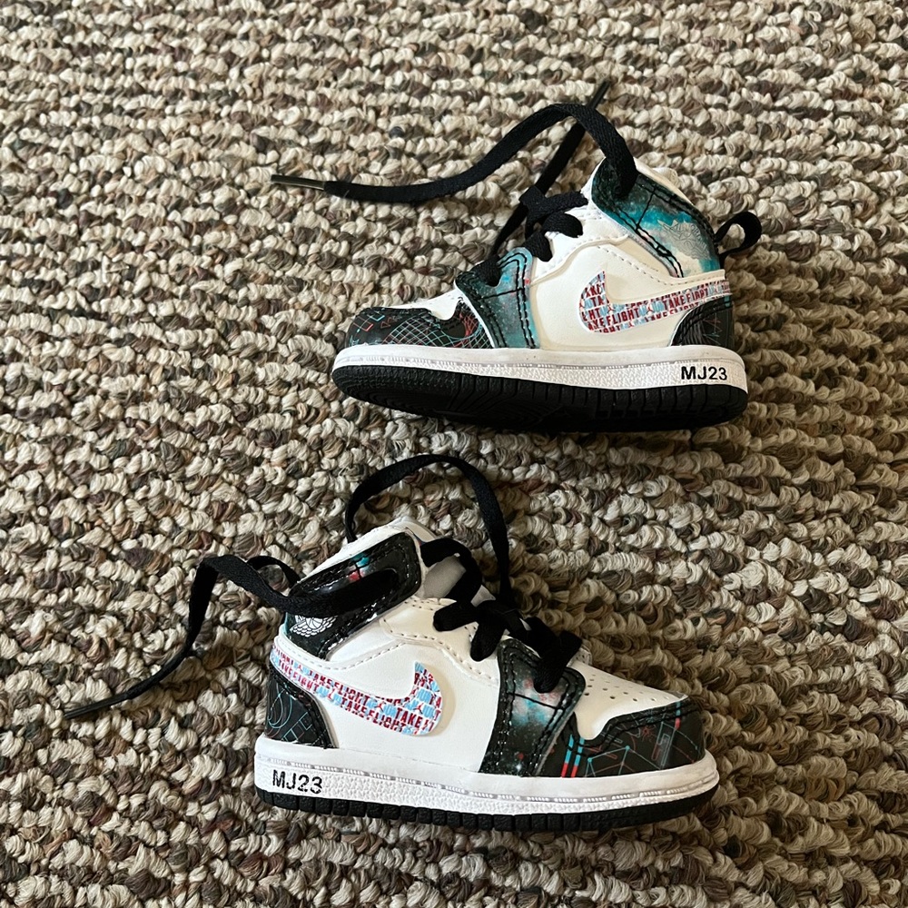Air Jordan 1 Mid
